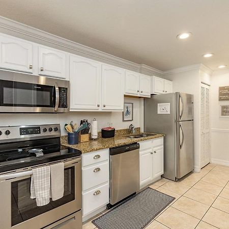 Heat Of Siesta Village Walk To Beach W Heated Pool Siesta Key Exterior photo