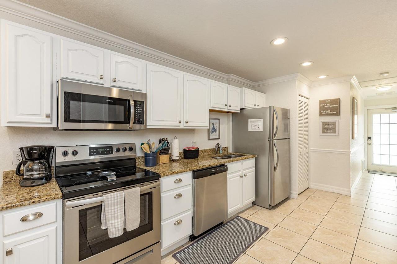 Heat Of Siesta Village Walk To Beach W Heated Pool Siesta Key Exterior photo