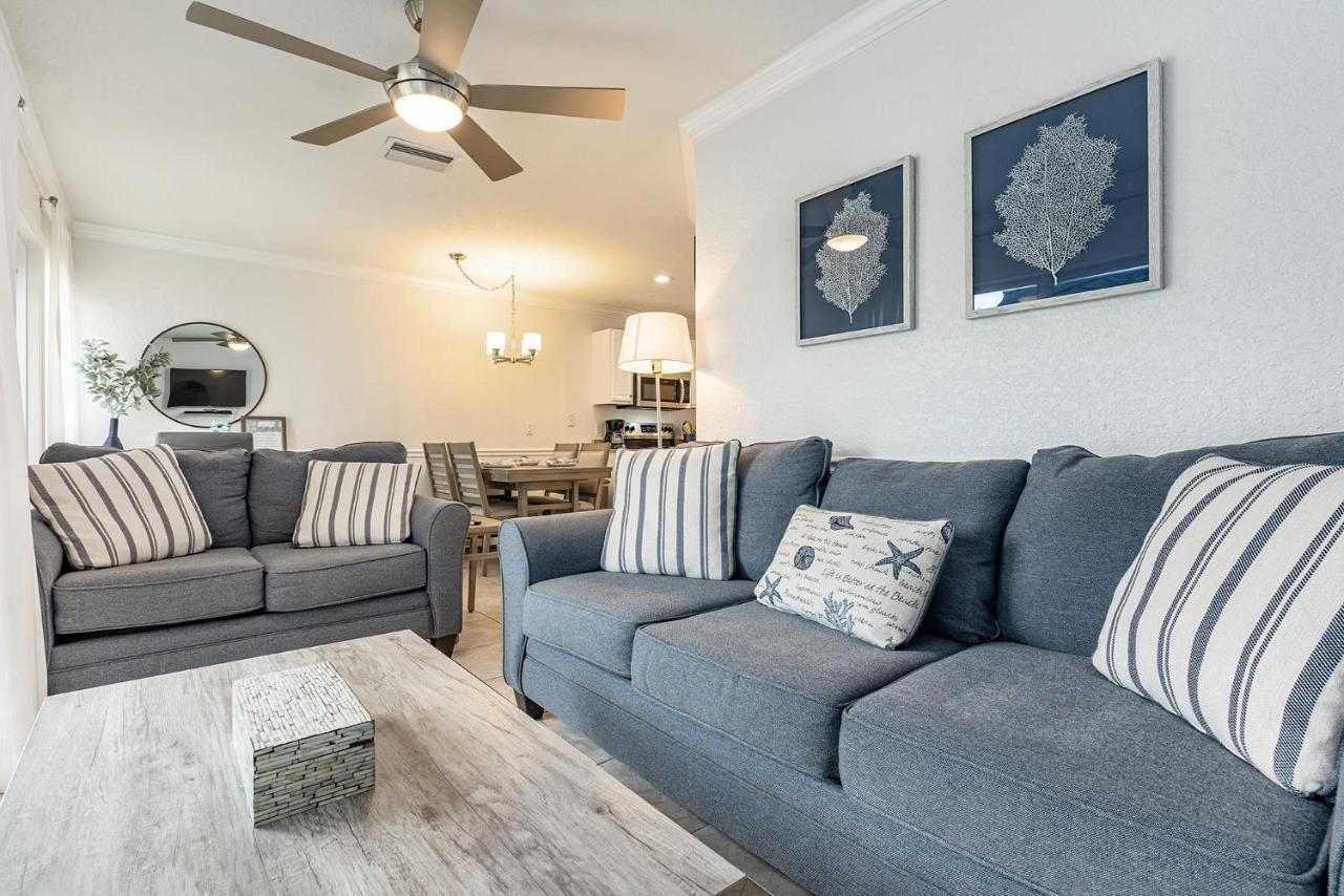 Heat Of Siesta Village Walk To Beach W Heated Pool Siesta Key Exterior photo