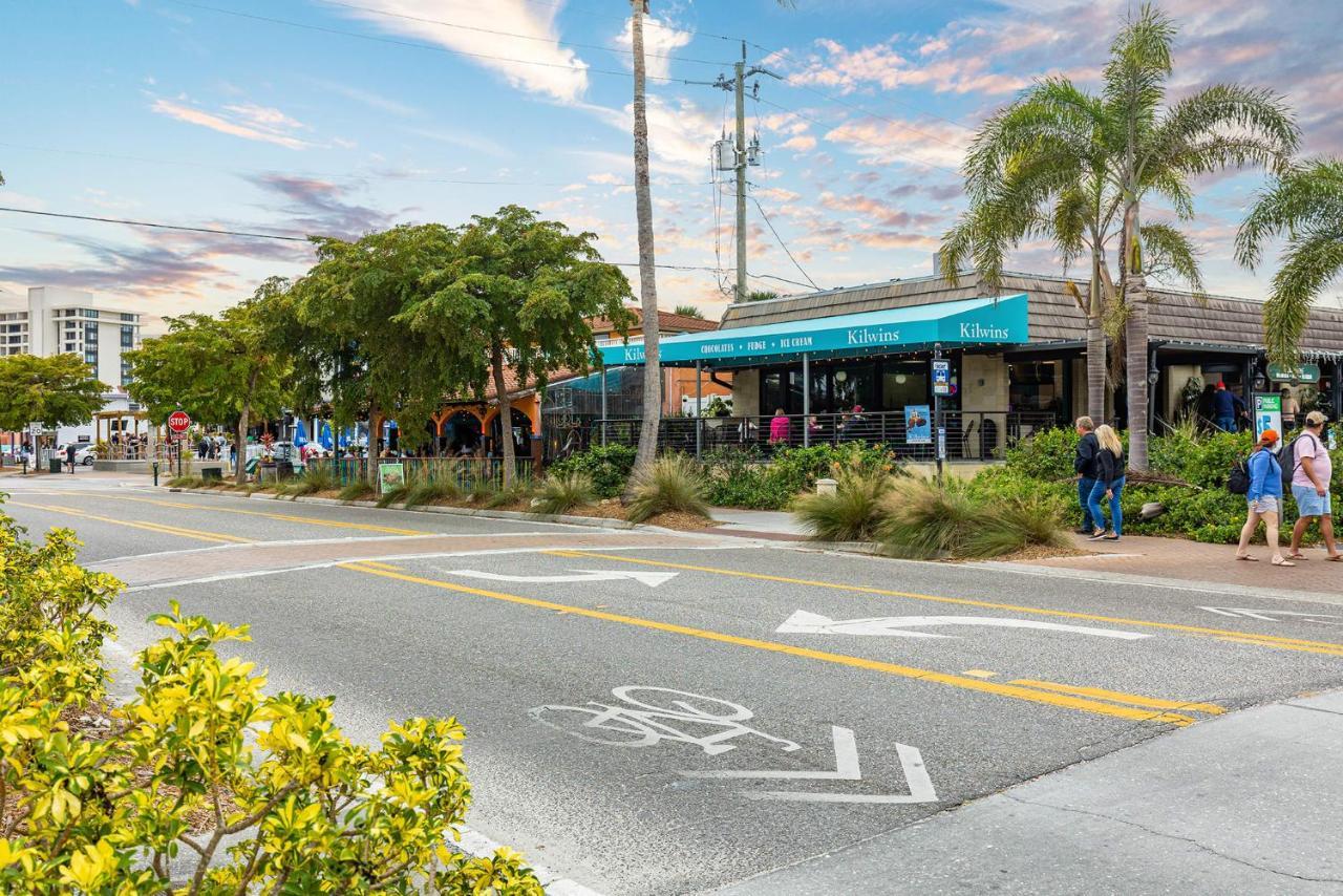 Heat Of Siesta Village Walk To Beach W Heated Pool Siesta Key Exterior photo